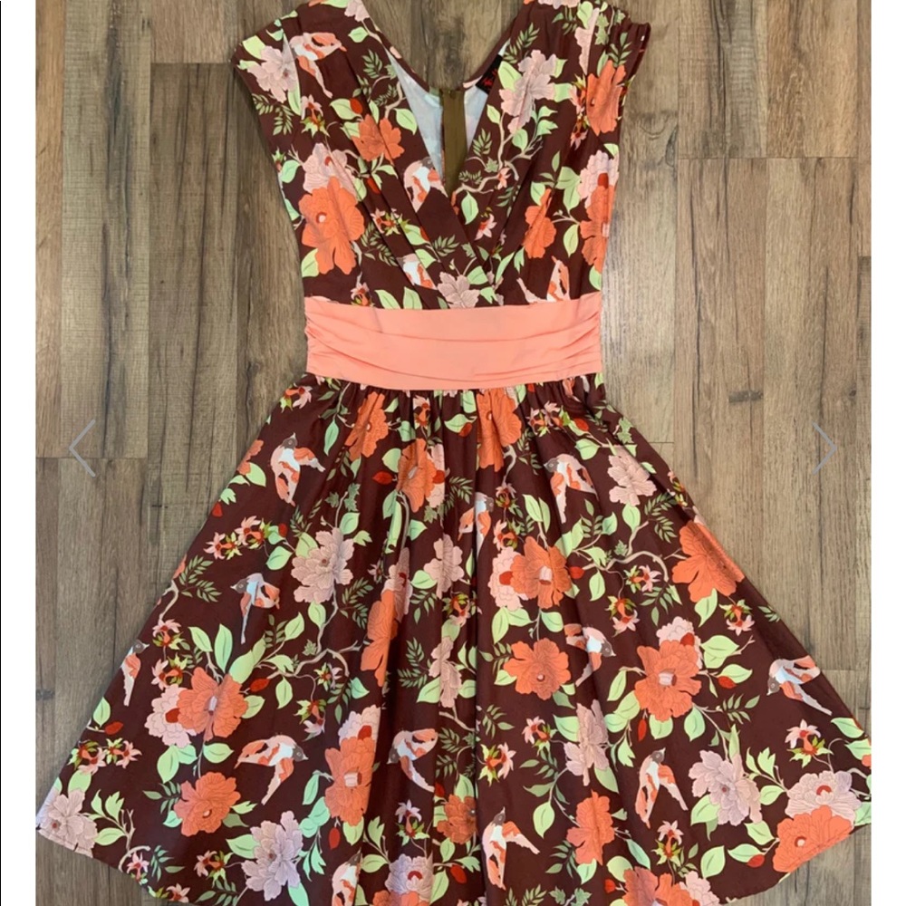 Retrolicious Greta in vintage floral size small retro swing dress folter brand